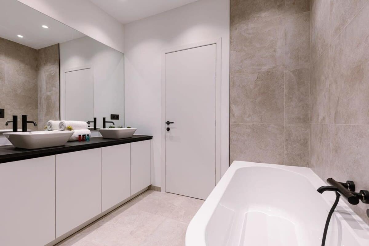 Luxurious Apartment In Town House Near The Beach 블랑켄베르크 외부 사진